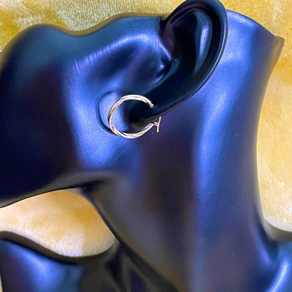 Solid 18k Yellow Gold Hoop Earring - image 4